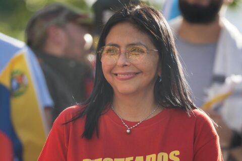 Quién es Delcy Rodríguez, la vicepresidenta que asume el mando en Venezuela tras la captura de Nicolás Maduro