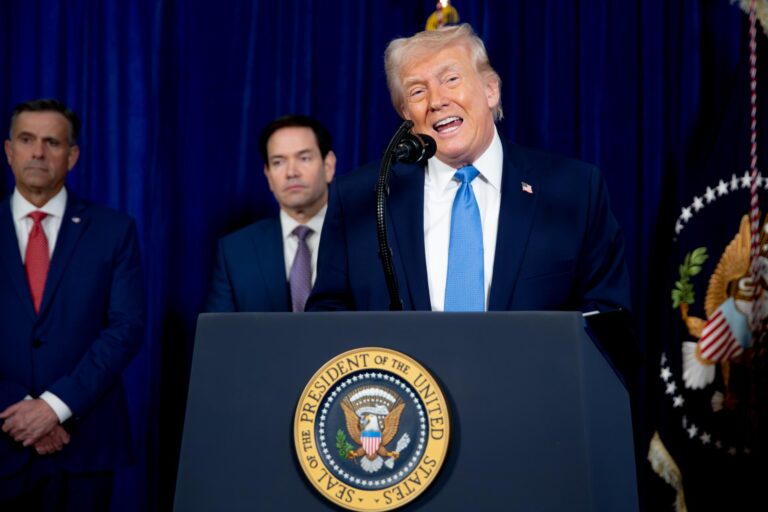 Trump estaría dispuesto a comprar Groenlandia, de acuerdo con su secretario de Estado