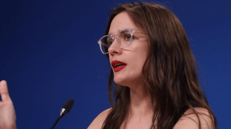 Ministra Vallejo descarta regularización antes del 11 de marzo y traspasa debate sobre empadronados al gobierno de Kast