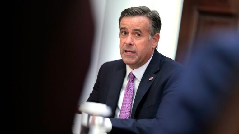 Tras captura de Nicolás Maduro, el director de la CIA se reúne con Delcy Rodríguez en Caracas