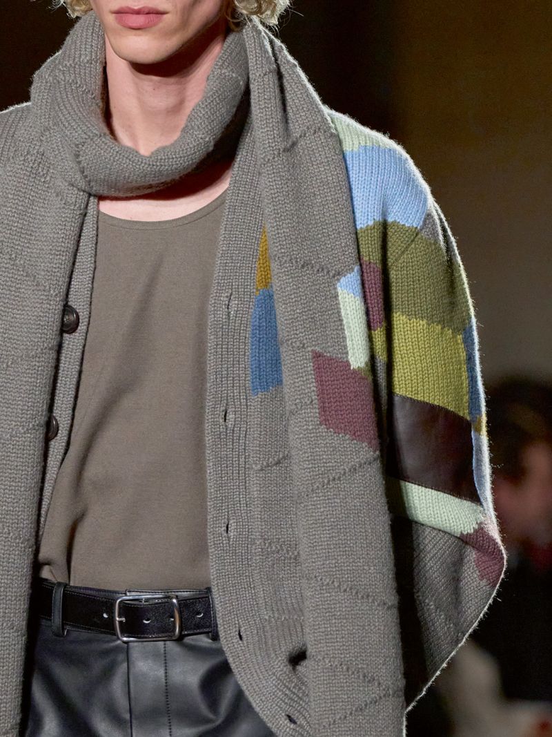 El espectáculo tuvo lugar en el espectacular Palacio Brongniart, construido originalmente bajo la dirección de Napoleón para albergar la Bolsa de París. Salvatore Dragone/Gorunway.com/Cortesía Hermès