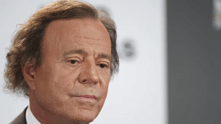 Julio Iglesias se defiende de acusaciones en su contra: “Niego haber abusado, coaccionado o faltado el respeto a ninguna mujer”