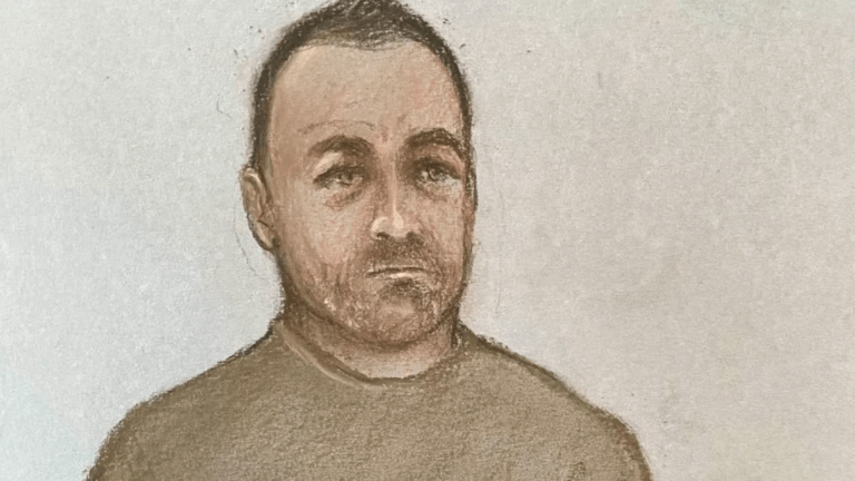 Un hombre en el Reino Unido se declara culpable de drogar y violar a su exesposa durante más de una década