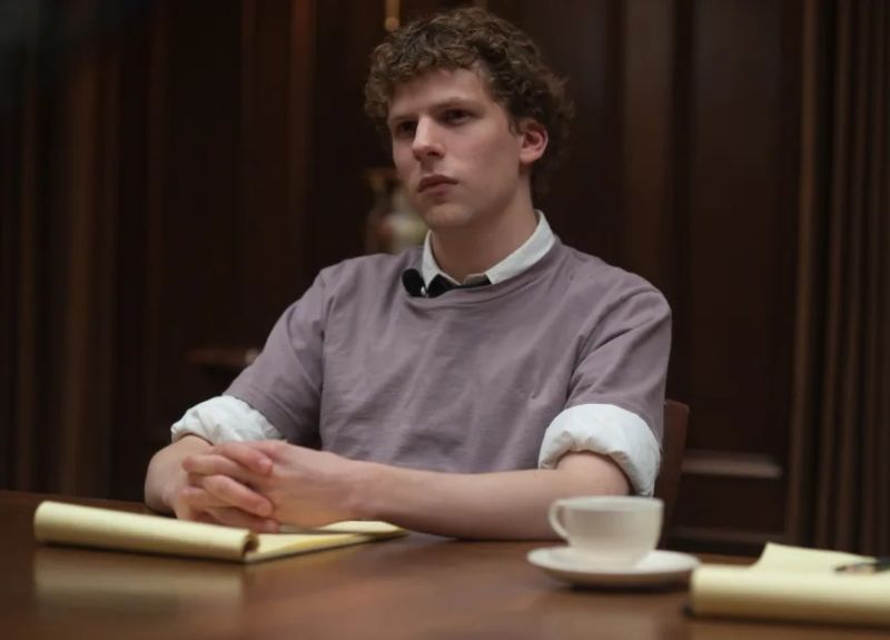 Jesse Eisenberg interpretó a Mark Zuckerberg en "The Social Network" de 2010. Jeremy Strong asumirá el papel en una nueva película sobre Zuckerberg del director Aaron Sorkin. Columbia Pictures/Kobal/Shutterstock