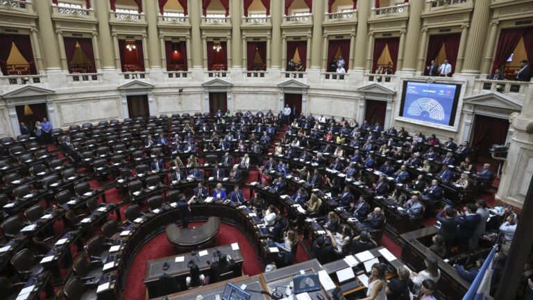Cámara aprueba con cambios la reforma laboral de Milei y el proyecto vuelve al Senado