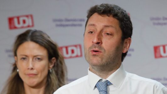 “Este Gobierno tiene nota roja”: Juan Antonio Coloma (UDI) critica bono que aumentó el sueldo del Presidente Gabriel Boric