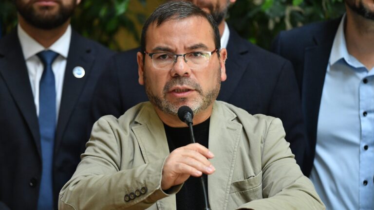 Barrera y peligro de perder Visa Waiver: 