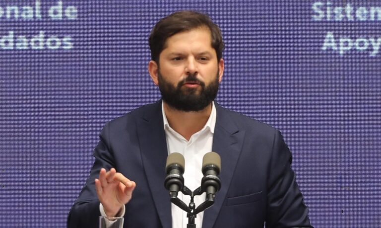 Presidente Boric responde tras retiro de visas a funcionarios: “Es una medida arbitraria, unilateral y sorpresiva que no tiene justificación”
