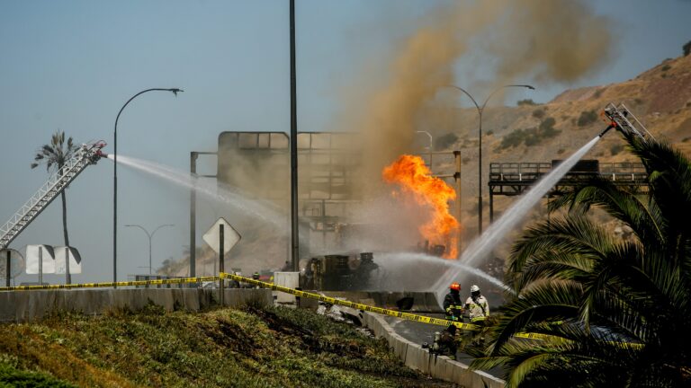 Aumentan a 10 los fallecidos por explosión en Renca: Gobierno añade que hay 7 pacientes con riesgo vital