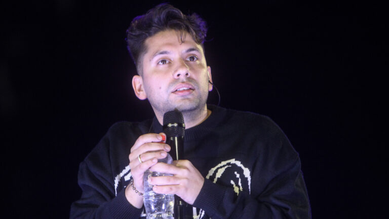 Fabrizio Copano reacciona a broma de Rodrigo Villegas en Viña 2026: 