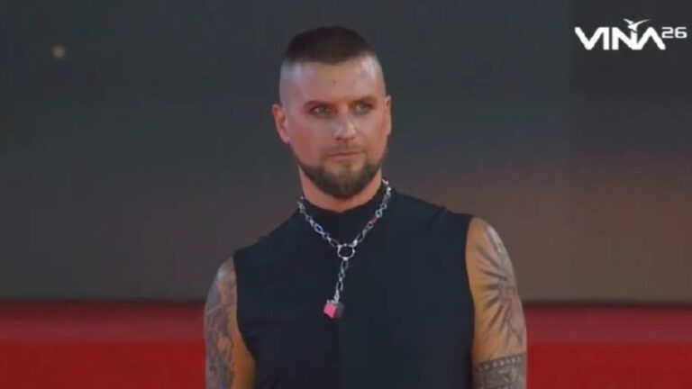 Jean Philippe Cretton deslumbra con innovador look rockero en la Gala de Viña