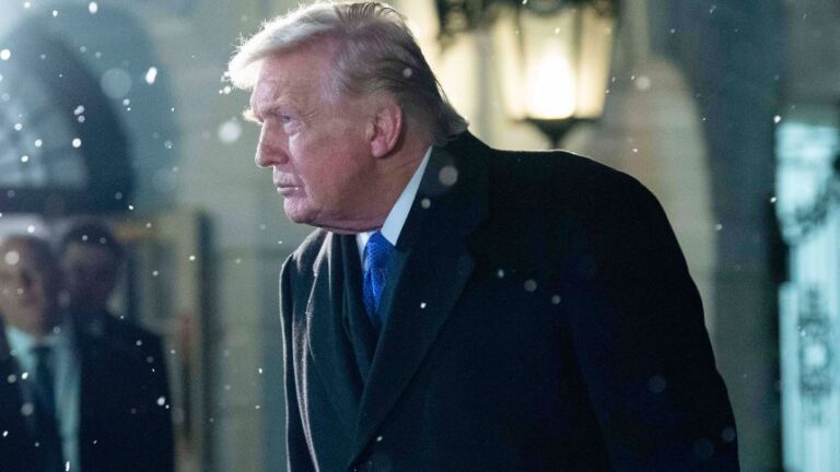 Trump descartó haber cometido un error por video racista contra los Obamas y dijo que no pedirá disculpas