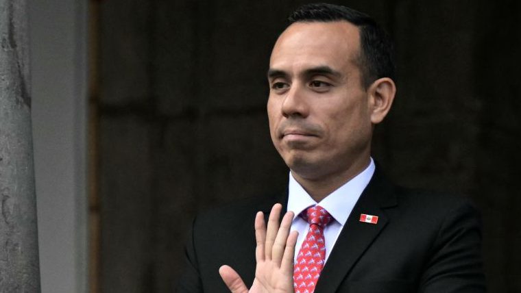 Análisis: Por qué la “maldición” de la presidencia de Perú derribó a Jerí y amenaza a próximos presidentes