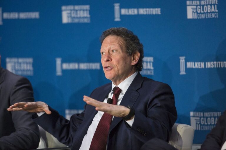 Renuncia el presidente ejecutivo de Hyatt Hotels por tener vínculos con Jeffrey Epstein