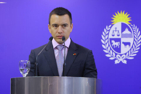 Presidente de Ecuador reduce el Gobierno por segunda vez en un año y fusiona 8 ministerios y secretarías