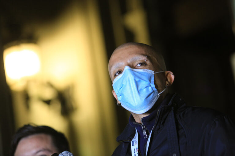 Estado de salud de Rodrigo Rojas Vade: Se mantiene grave y permanece internado en la UCI