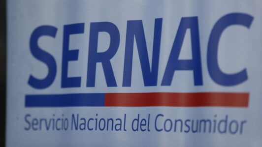 Sernac emite alerta de seguridad por porsible falla para casi 2.000 vehículos: Revisa si tu auto está entre los modelos afectados