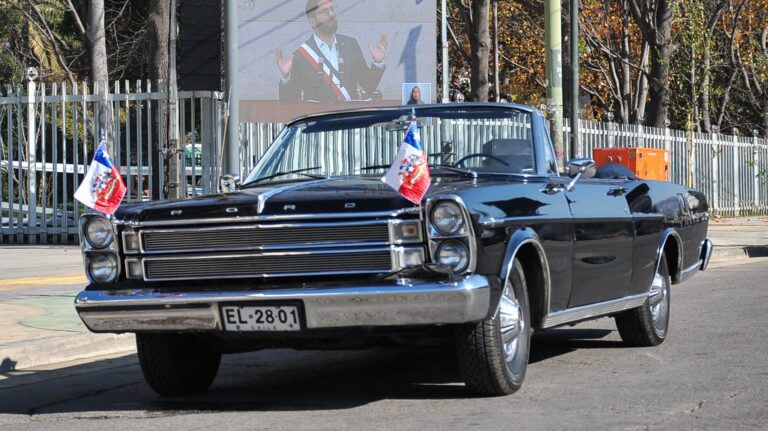 Ford Galaxie: La historia y el significado del icónico auto presidencial de Chile