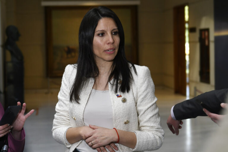 Proyecto busca sancionar a padres por bullying escolar: Multas de hasta 50 UTM