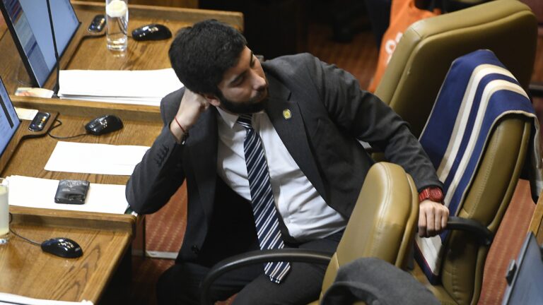 DC evalúa expulsar a Felipe Camaño por voto a favor de Jorge Alessandri: Héctor Barría advierte que es una 