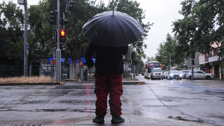DMC emite aviso por precipitaciones en zonas del Maule, Ñuble y Biobío: ¿Cuándo lloverá?