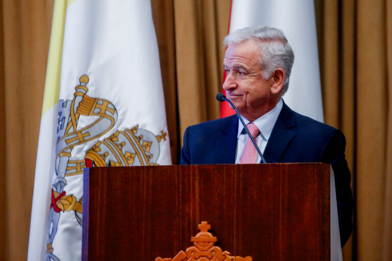 Felipe Larraín por alza de combustibles: “Hay un delicado equilibrio entre proteger a las personas y reconocer el impacto”