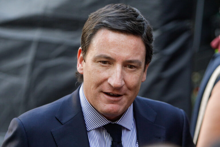 Arturo Squella cuestiona ausencia de Michelle Bachelet en cambio de mando y asegura que 