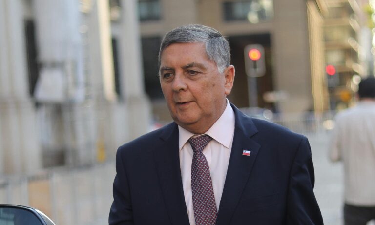 Ministro Claudio Alvarado y polémica por indultos de Kast: 