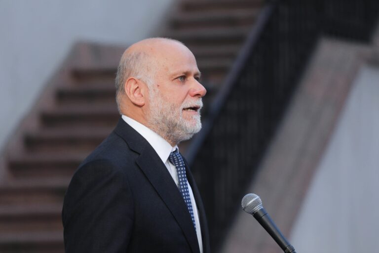 Exministro del Interior por alza de combustibles: “Se ha pretendido instalar una versión completamente infundada”