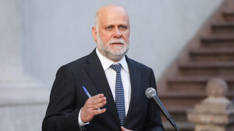 Exministro Elizalde refuta dichos sobre 