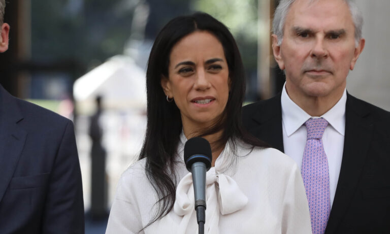 Paulina Núñez (RN) apunta contra La Moneda: 