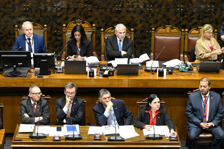 Senado aprueba y despacha proyecto para contener precio de parafina ante alza de combustibles