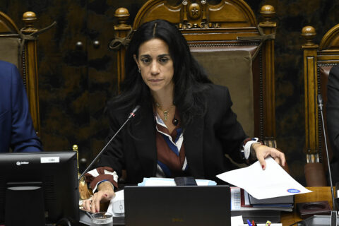 Presidenta del Senado, Paulina Núñez, advierte riesgo de destitución de parlamentarios por test de drogas.