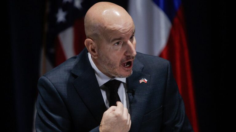 Diputado René Alinco pide el retiro de Brandon Judd tras la sanción de EE.UU. por el cable submarino: “Basta de que el embajador norteamericano se siga entrometiendo”