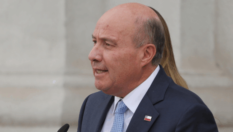 Combustibles: Hacienda transparenta presión fiscal por alza del petróleo y evita confirmar fin del Mepco