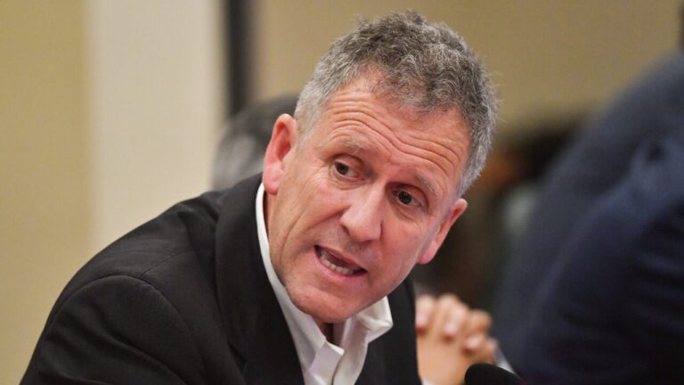 Cable submarino: Ministro Muñoz dice que fue contactado por el subsecretario norteamericano Michael Kozak y advirtieron riesgos de seguridad regional