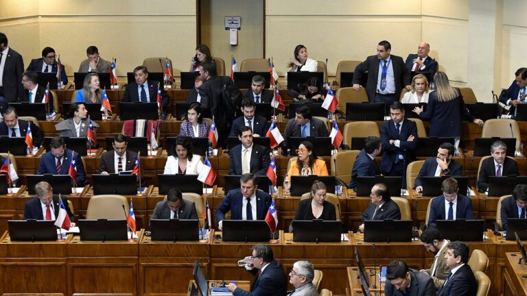 Oficialismo logra mayoría en comisiones de la Cámara de Diputados con alta presencia del Partido Republicano