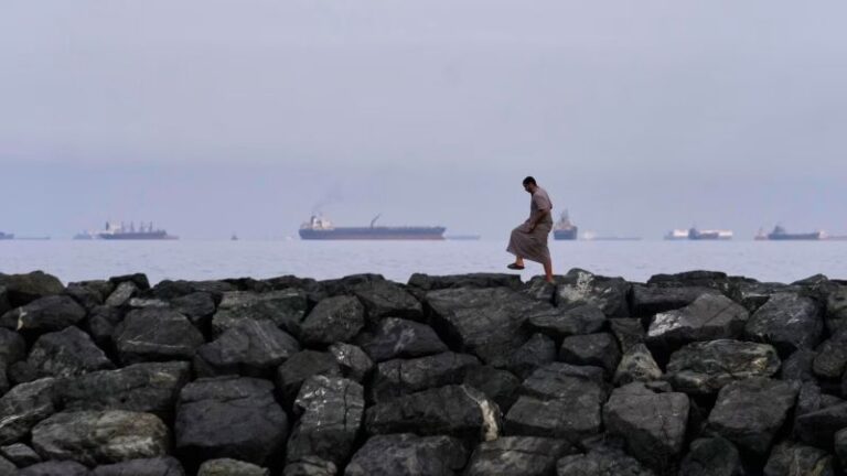 EE.UU. apunta a sumar escoltas para los buques en el estrecho de Ormuz, lo que podría salir desastrosamente mal