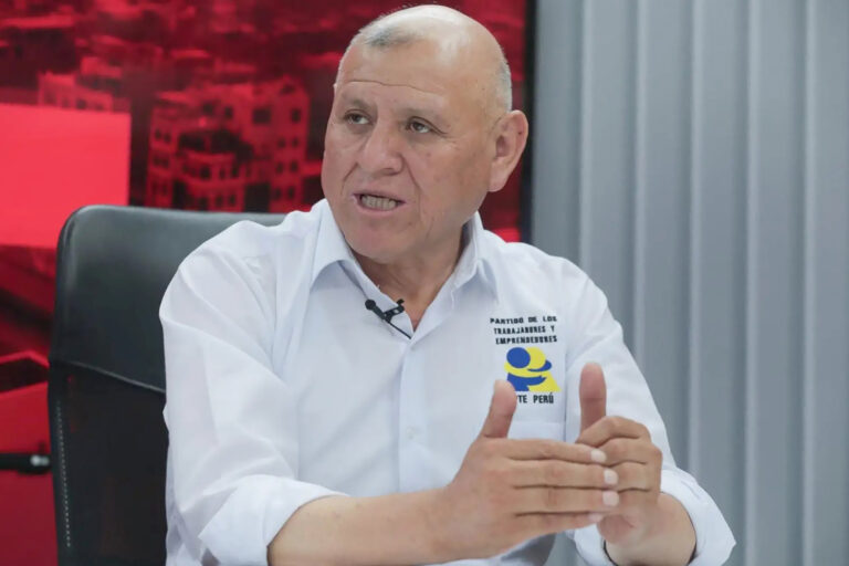 Fallece en accidente de tránsito el candidato presidencial peruano Napoleón Becerra cuando se dirigía a actividad de campaña