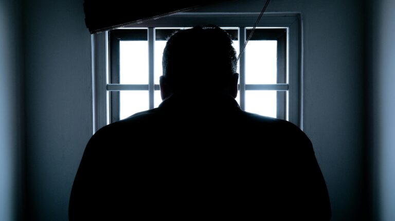 Las claves del proyecto que permitiría conmutar penas a cerca de 12 mil reos