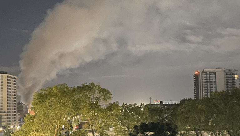 Incendio afecta a galería del centro de Concepción y moviliza a casi todo el Cuerpo de Bomberos