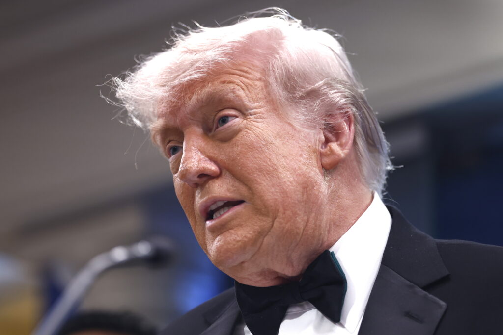 Trump anuncia que eliminará aranceles y restricciones al whisky escocés 