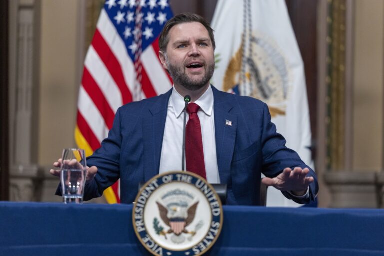 Vicepresidente de Estados Unidos bromea y dice que la primera propuesta de paz de Irán se redactó 