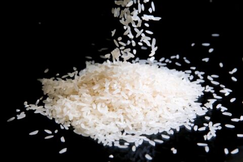 Guerra en Irán y El Niño amenazan suministro mundial de arroz: Precios quedan bajo presión por menor oferta