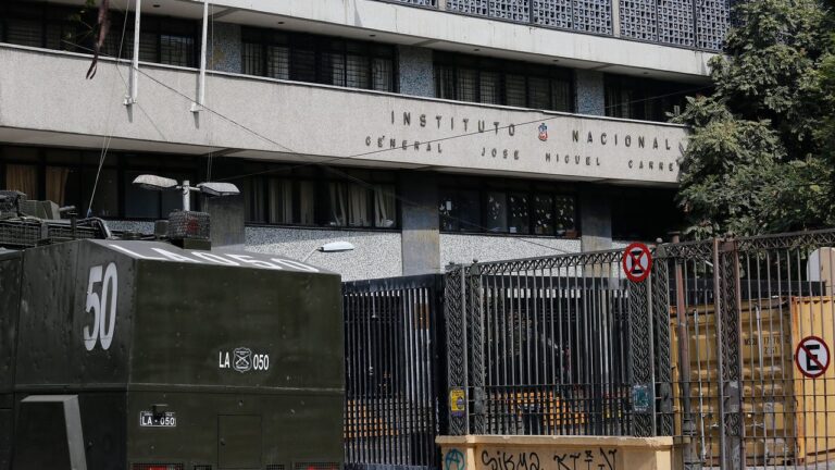 Contraloría pide reubicar a estudiantes que siguen en colegios emblemáticos a pesar de ser sancionados por hechos de violencia