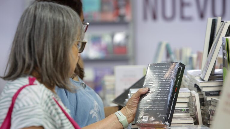 Feria del Libro de Vitacura se realizará del 9 al 12 de abril: Habrá lanzamientos, conversatorios, talleres para niños y realidad virtual
