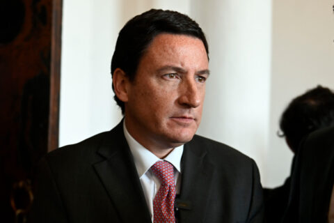 Senador Squella y oficio de Hacienda: 