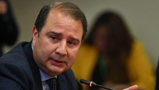 Director de Migraciones carga contra el PS y el Frente Amplio y afirma: 