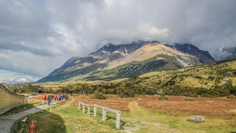 Conaf informa: Desde este viernes 1 de mayo comienza a regir nuevo sistema tarifario para entrar a Torres del Paine