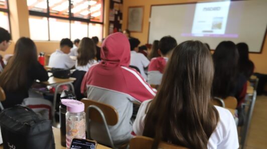 Contraloría revela falta de fiscalización en colegios que recibieron denuncias por violencia escolar